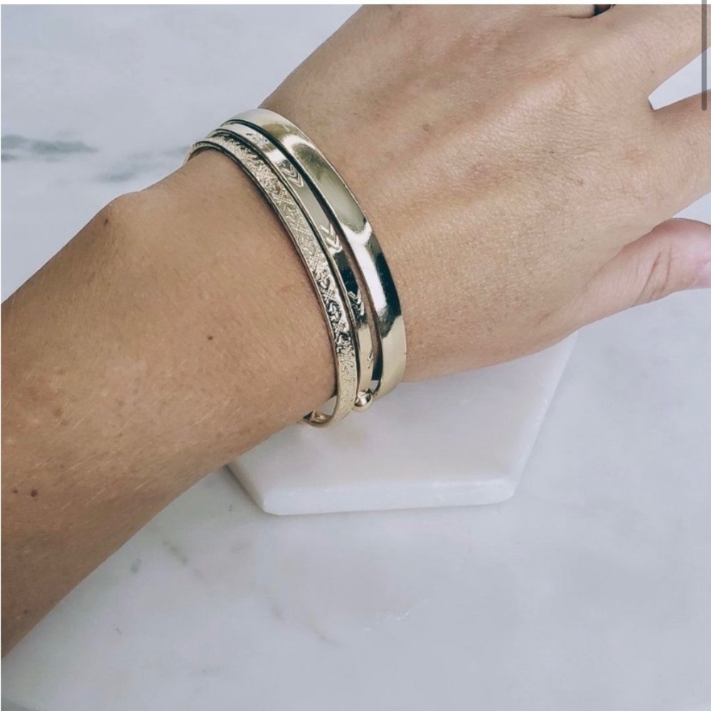 Set of 3 gold bracelets brand new - Picture 3 of 4